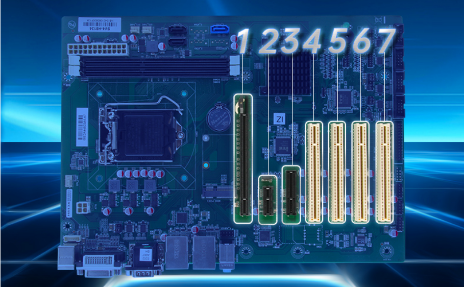 7個擴展槽分別為1個PCIex16插槽，1個PCIex4插槽，1個PCIex1插槽以及4個PCI插槽。